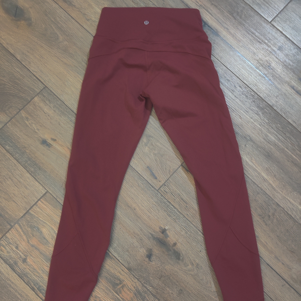 Lululemon High-Waisted Leggings Size 6 Inseam 20 Inches